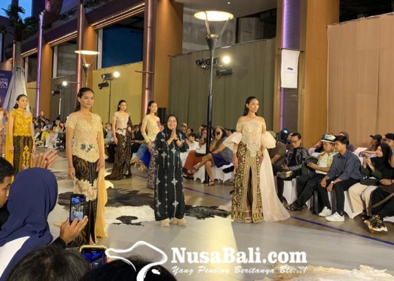 Nusabali.com - 15-desainer-paradekan-produk-fashion-lokal-di-bali-fashion-trend-2023