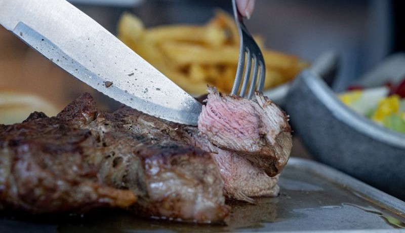 www.nusabali.com-panduan-memilih-potongan-daging-yang-tepat-untuk-steak-perbedaan-rib-eye-sirloin-dan-tenderloin