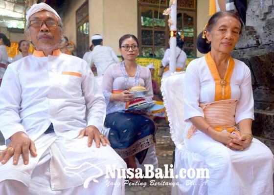 Nusabali.com - pasangan-mantan-guru-sd-madiksa