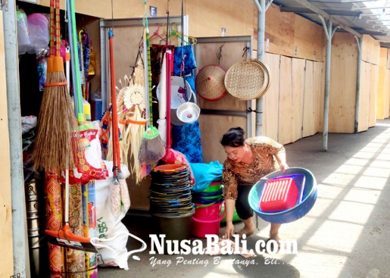 Nusabali.com - pedagang-pun-mulai-pindah-ke-sentral-parkir
