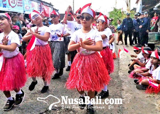 Nusabali.com - sdn-4-batuagung-suguhkan-parade-hut-ke-78-ri