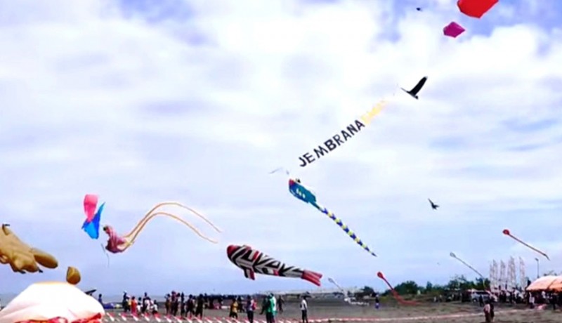 www.nusabali.com-10-negara-ramaikan-jembrana-kite-festival