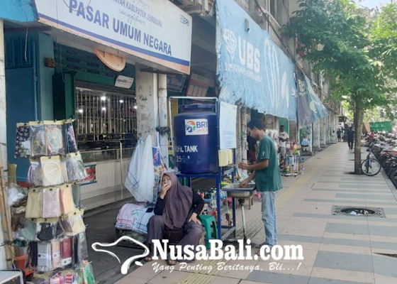 Nusabali.com - deadline-pengosongan-pasar-negara-habis-sebagian-besar-pedagang-bertahan-di-lokasi