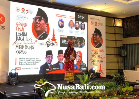 Nusabali.com - 17-peserta-adu-kemiripan-baca-teks-proklamasi-mirip-bung-karno