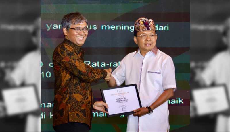 www.nusabali.com-gubernur-koster-dianugerahi-penghargaan-tokoh-indonesia-kategori-pariwisata-berkarakter