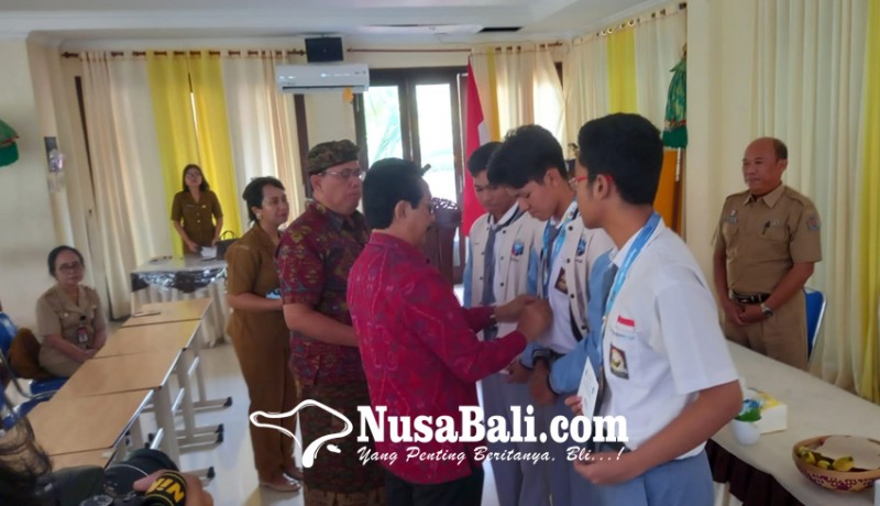 www.nusabali.com-raihan-tiga-medali-emas-diborong-siswa-sman-4-denpasar