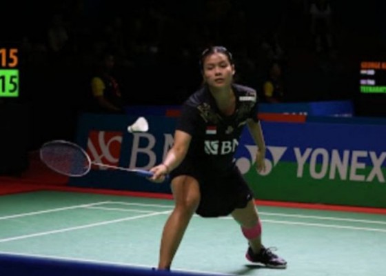 Nusabali.com - komang-ayu-cahya-dewi-curi-perhatian-maju-ke-semifinal-indonesia-masters-2023