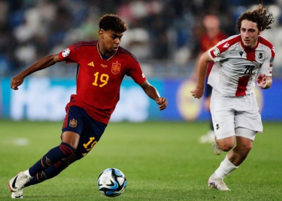 Nusabali.com - ukir-sejarah-remaja-16-tahun-debut-dan-cetak-gol-untuk-timnas-spanyol