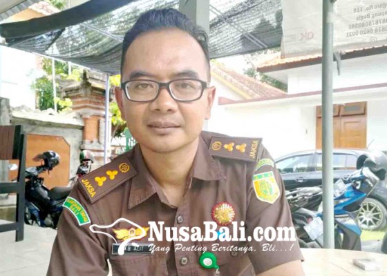 Nusabali.com - tersangka-korupsi-lpd-unggahan-belum-ditahan