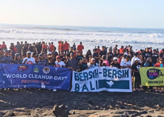 Nusabali.com - sociolla-dan-1200-relawan-bersatu-dalam-world-cleanup-day-2023-di-pantai-lembeng-bali