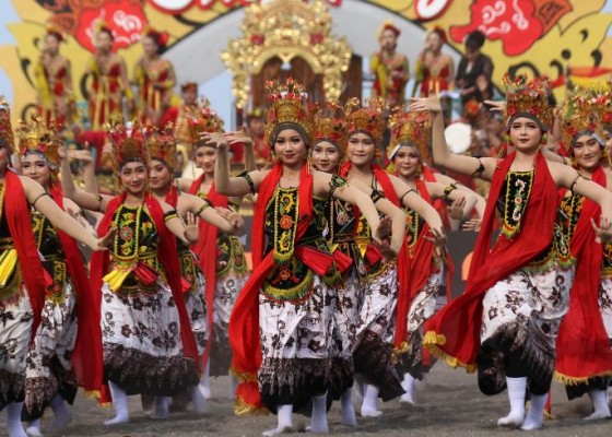 Nusabali.com - festival-gandrung-sewu-2023