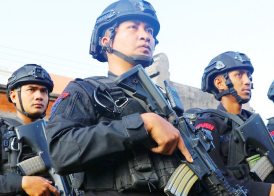Nusabali.com - 705-polisi-kawal-kunker-ibu-negara-dan-istri-menteri