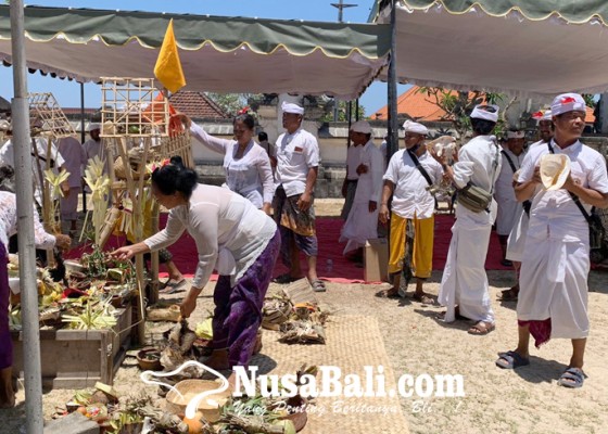 Nusabali.com - desa-adat-kutuh-gelar-upacara-pamlepeh-lan-maresik