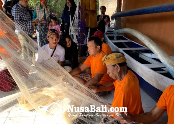 Nusabali.com - kaesang-bertemu-kelompok-seni-dan-nelayan-kub-segara-ayu-di-kedonganan