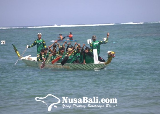 Nusabali.com - dragon-boat-competition-meriahkan-festival-bahari-2023-di-pantai-jerman