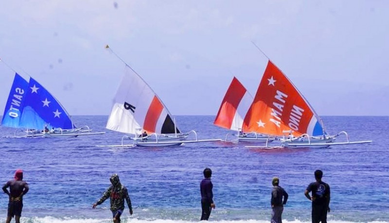 www.nusabali.com-19-peserta-semarakkan-lomba-perahu-layar