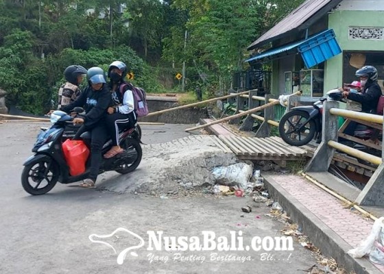Nusabali.com - warga-harapkan-jembatan-putus-segera-diperbaiki