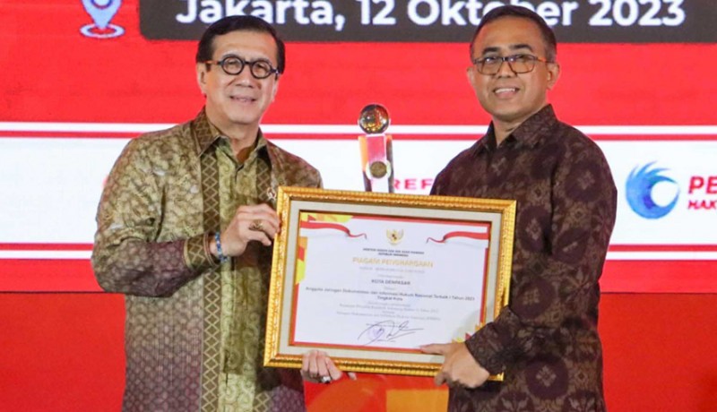 www.nusabali.com-pemkot-denpasar-raih-penghargaan-jdihn-award-terbaik-i-tahun-2023