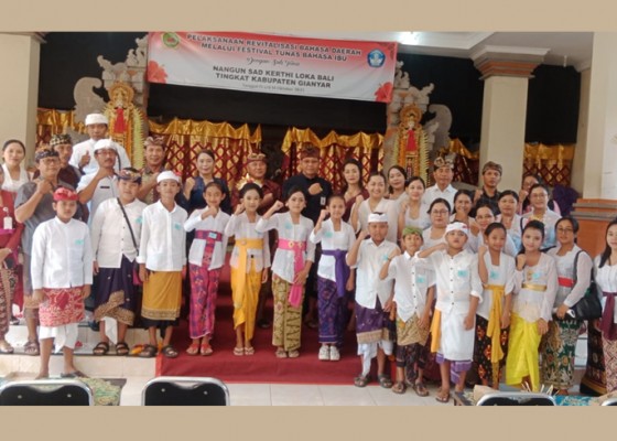 Nusabali.com - sekdis-pendidikan-gianyar-buka-festival-tunas-bahasa-ibu