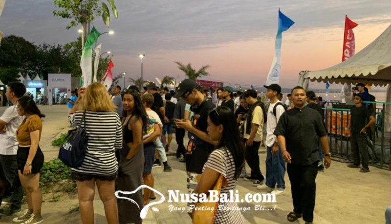 www.nusabali.com-kuta-beach-festival-2023-ramai-dikunjungi-wisatawan-hari-pertama-diwarnai-suasana-haru