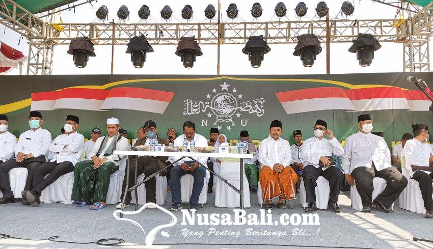 www.nusabali.com-peringatan-hari-santri-nasional-2023-di-denpasar-dihadiri-puluhan-ribu-santri-se-bali