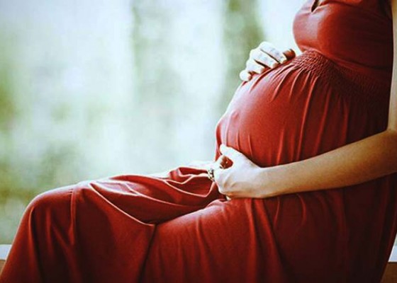 Nusabali.com - ibu-pembuang-orok-di-bandara-hamil-di-luar-nikah