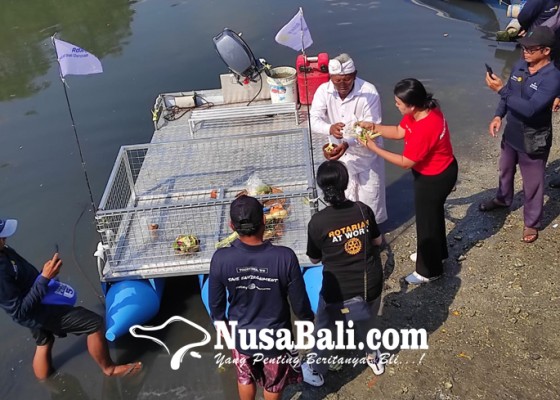 Nusabali.com - kub-segara-guna-batu-lumbang-terima-bantuan-perahu-pembersih-sampah