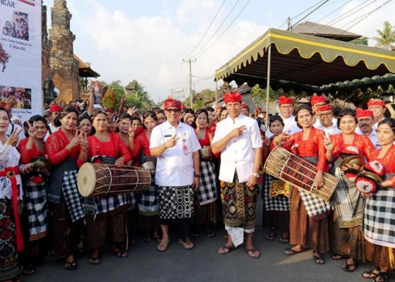 Nusabali.com - modal-nekat-bupati-tabanan-buka-festival-biaung-art