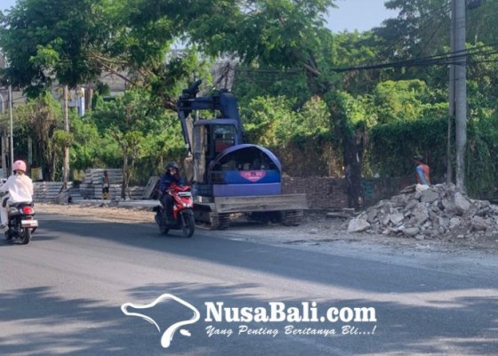 Nusabali.com - peninggian-jalan-dewi-sri-sudah-54-persen-pengaspalan-lapis-kedua-dilakukan-bulan-november