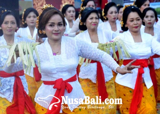 Nusabali.com - 200-penari-meriahkan-pembukaan-kakul-fest