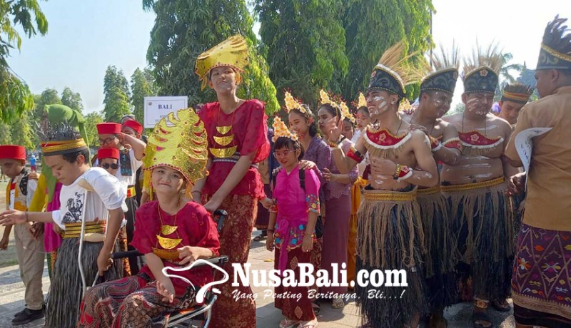 www.nusabali.com-parade-budaya-slbn-1-denpasar-meriahkan-lapangan-puputan-margarana