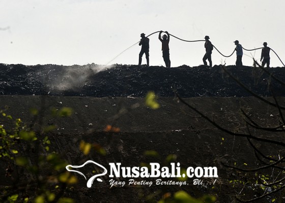 Nusabali.com - bpbd-denpasar-fokus-strategi-darat-untuk-pemadaman-tpa-suwung