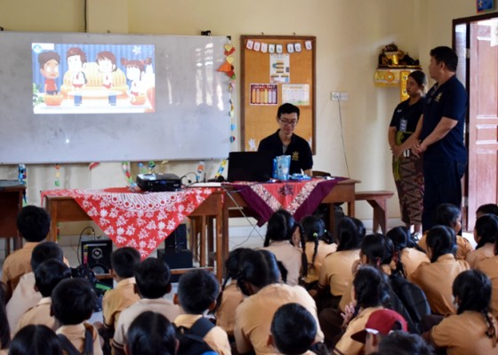 Nusabali.com - pkm-upaya-fba-unmas-denpasar-dalam-meningkatkan-pemahaman-bahaya-perundungan-bulliying-sejak-dini-bagi-siswa-sdn-2-serangan
