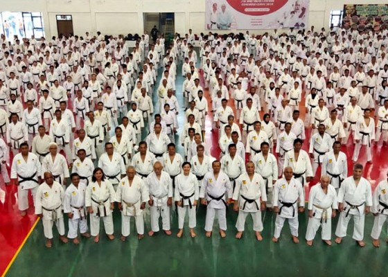 Nusabali.com - inkai-gelar-coaching-clinic-grand-master-shotokan