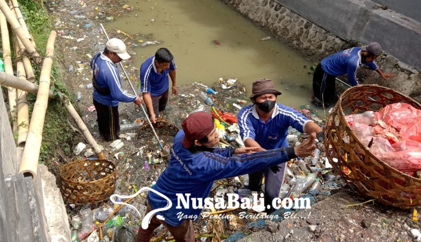 www.nusabali.com-pasukan-biru-dikerahkan-antisipasi-banjir-di-denpasar