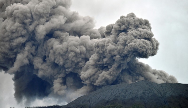 www.nusabali.com-erupsi-gunung-marapi-di-sumbar-11-pendaki-tewas