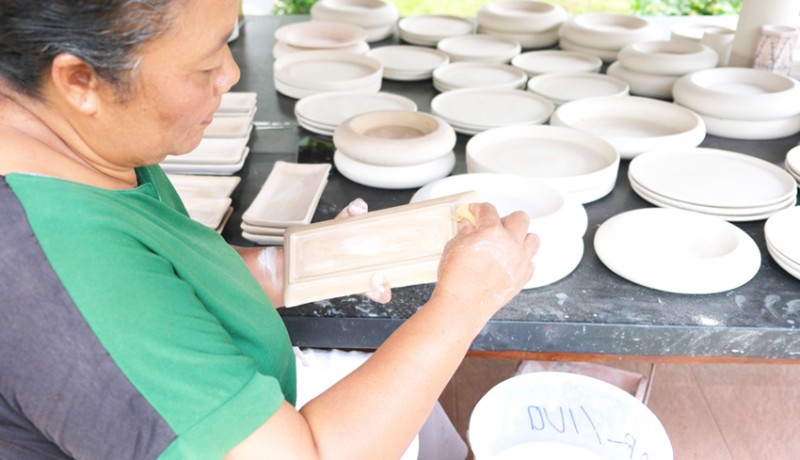 www.nusabali.com-kerajinan-keramik-khas-bali-tembus-pasar-ekspor