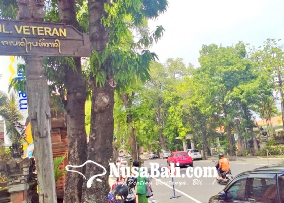 Nusabali.com - dianggarkan-rp-16-m-dinas-pupr-akan-ganti-1500-papan-nama-jalan