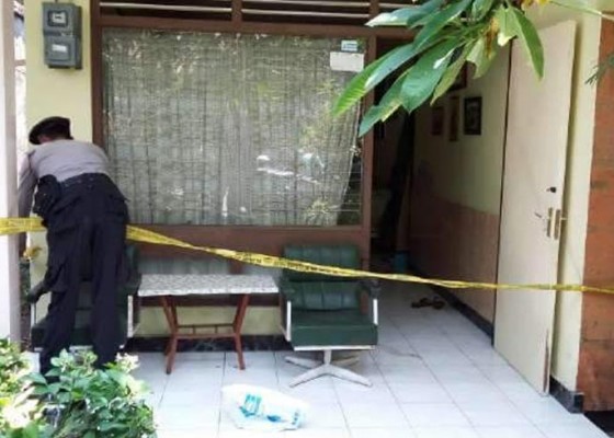 Nusabali.com - nenek-80-tahun-tewas-membusuk-di-dalam-rumahnya
