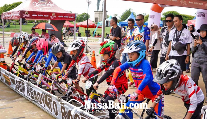 www.nusabali.com-ratusan-peserta-ikuti-push-bike-competition