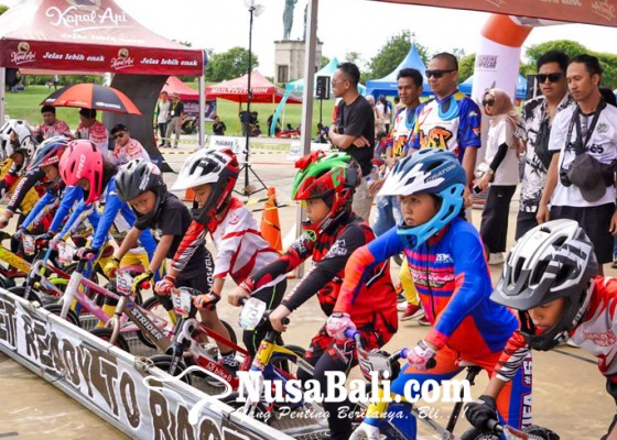Nusabali.com - ratusan-peserta-ikuti-push-bike-competition