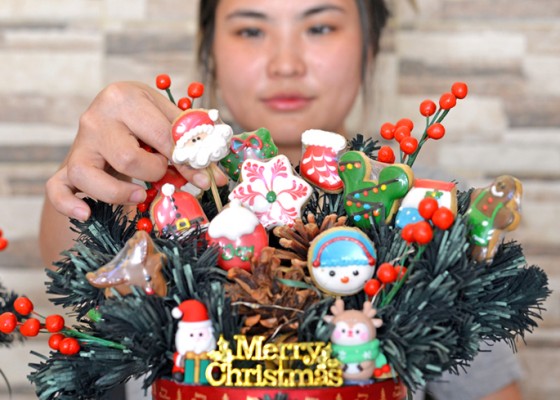 Nusabali.com - produksi-bingkisan-hari-raya-natal