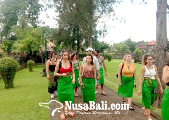 Nusabali.com - jumlah-wisatawan-ke-taman-ayun-meningkat