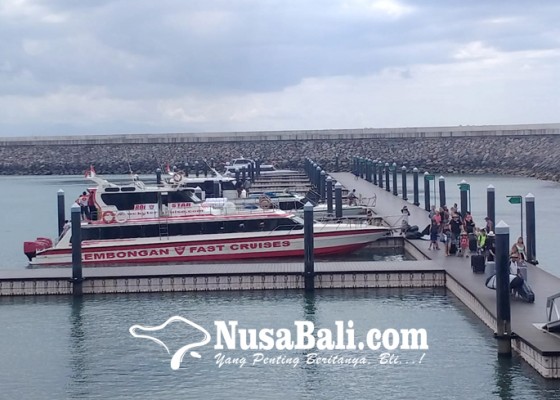 Nusabali.com - libur-nataru-penumpang-di-pelabuhan-sanur-tembus-7000-orang-per-hari