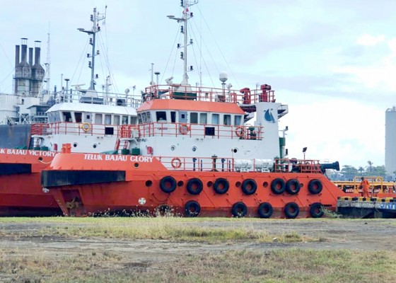 Nusabali.com - kapal-tugboat-mulai-bersihkan-rumpon