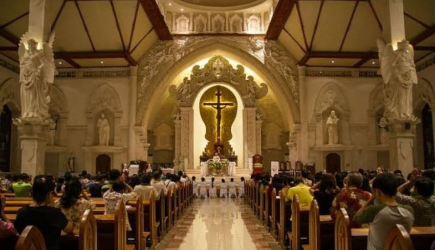 www.nusabali.com-perayaan-misa-tutup-tahun-di-katedral-denpasar-dihadiri-ribuan-umat