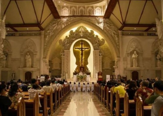 Nusabali.com - perayaan-misa-tutup-tahun-di-katedral-denpasar-dihadiri-ribuan-umat