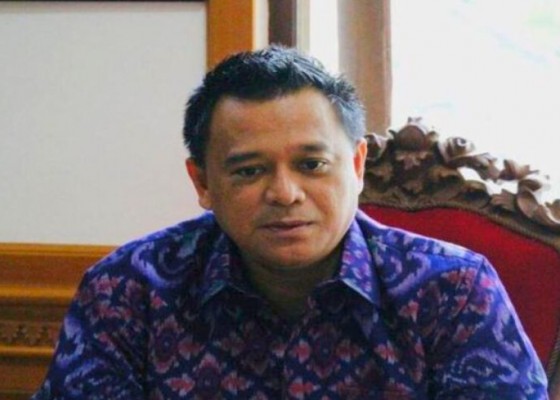 Nusabali.com - bali-immigration-impose-rp1-million-per-day-fine-for-overstaying-foreigners