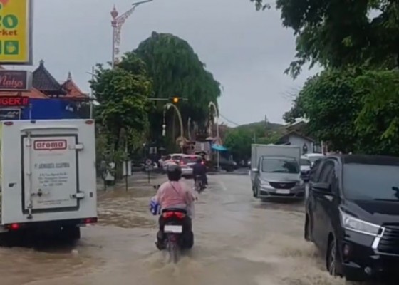 Nusabali.com - jalan-siligita-banjir-pemerintah-lakukan-mitigasi-bencana