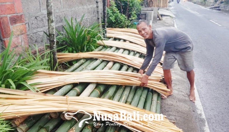 www.nusabali.com-pembuat-sebitan-bambu-mulai-bikin-stok
